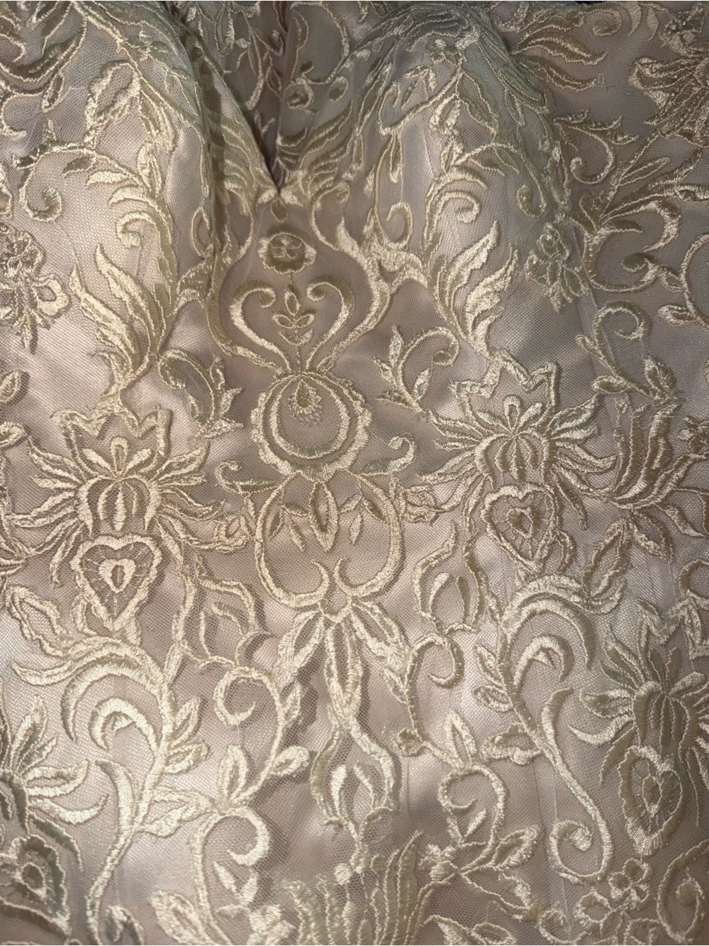 Stunning NEW Allure Romance Ivory Blush Champagne Wedding Gown - Picture 12 of 12